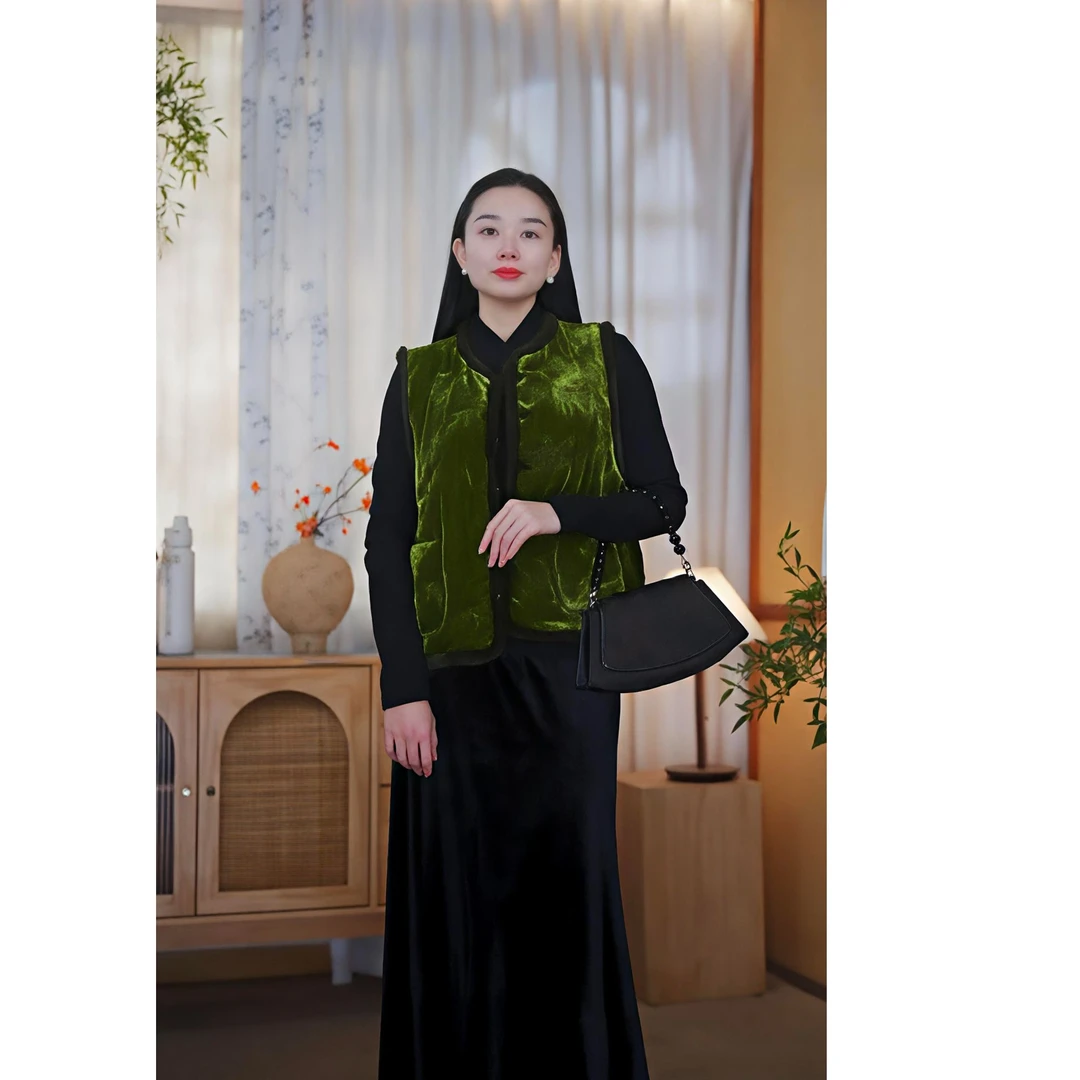 【满地春】新中式国风压花丝绒马夹女秋冬季复古盘扣无袖坎肩马甲