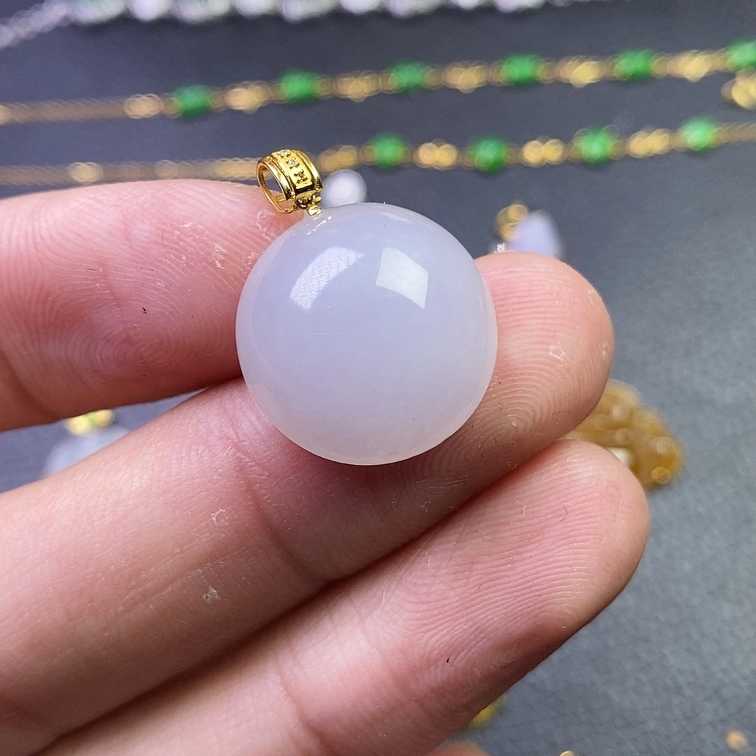 颈饰18K金镶嵌翡翠