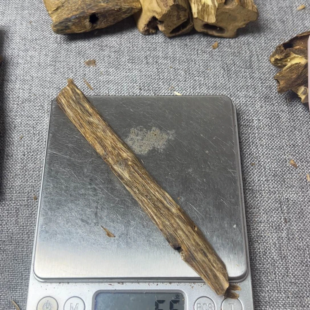 沉香沉香碎屑書*树心油6克➕