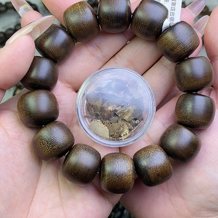 沉香沉香碎屑强*越南芽庄白棋楠1.8桶珠