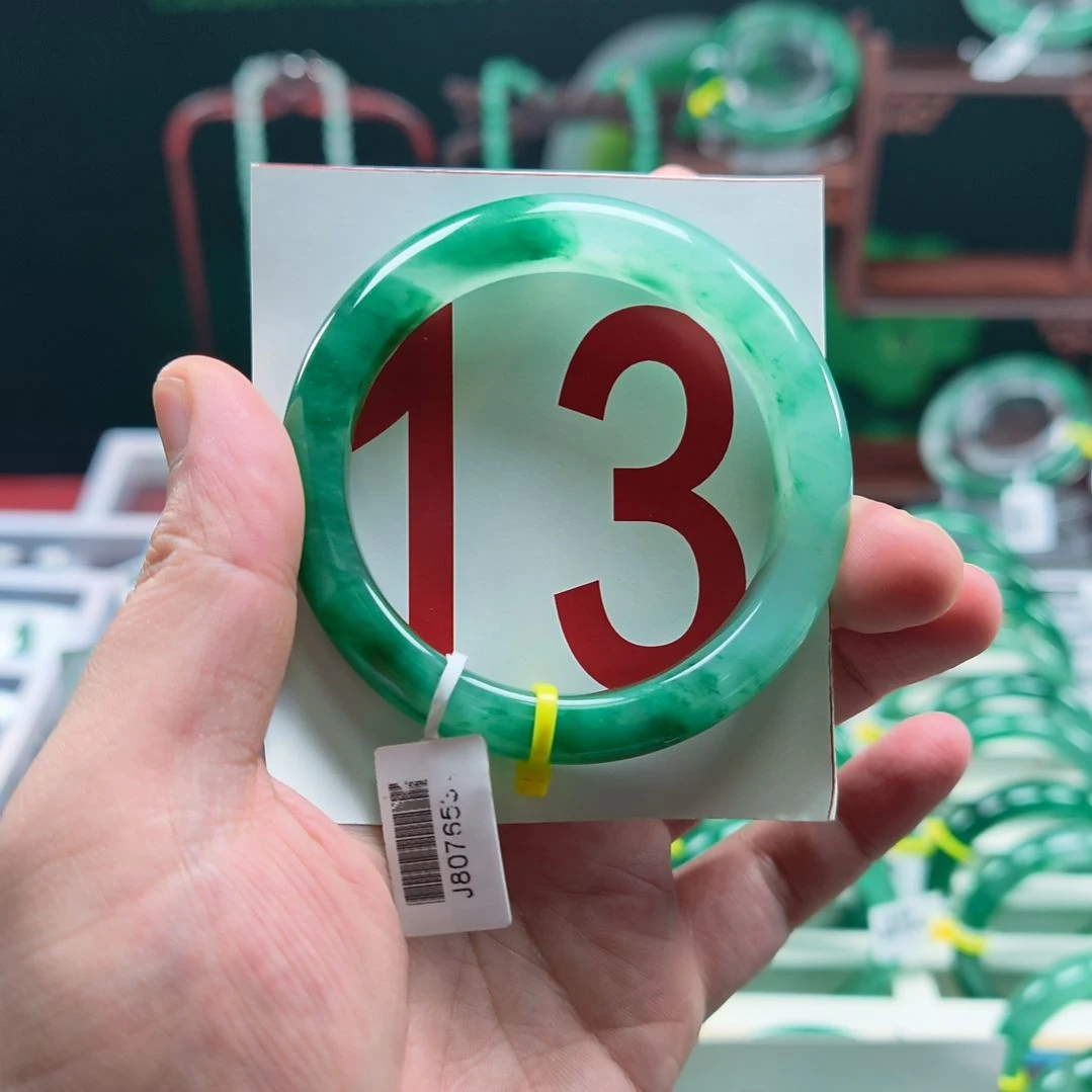 石英质玉（非洲翠）未镶嵌手镯