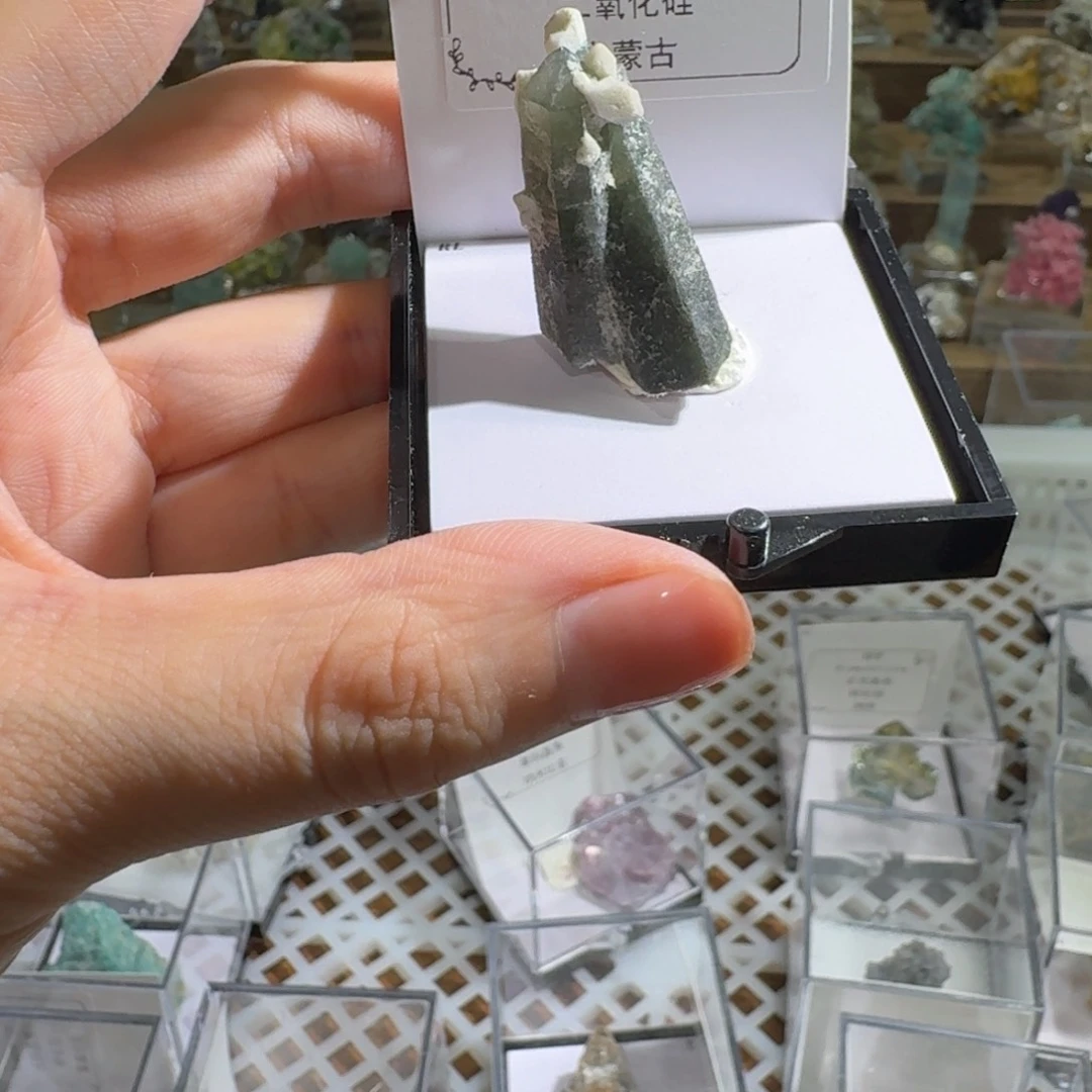 月下珠宝严选矿物