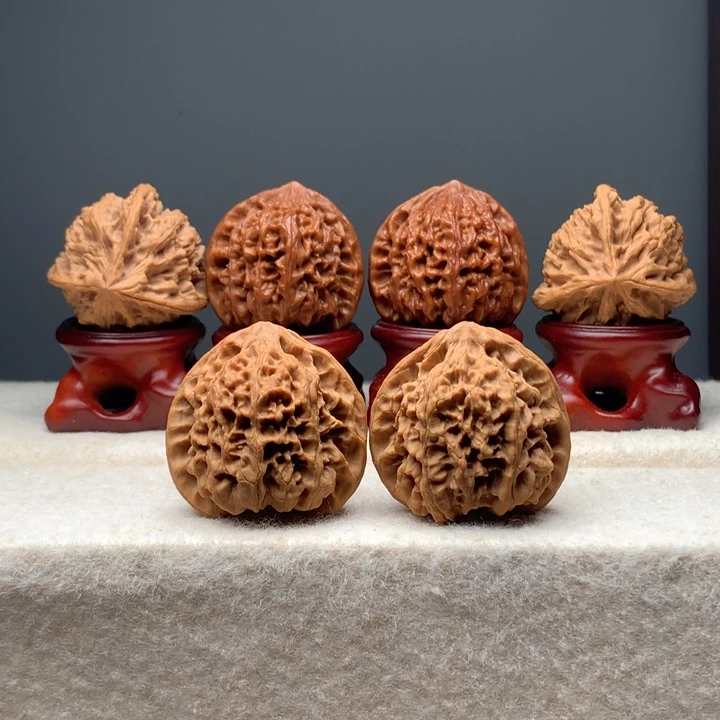 文玩核桃吊坠紫荆关野牛