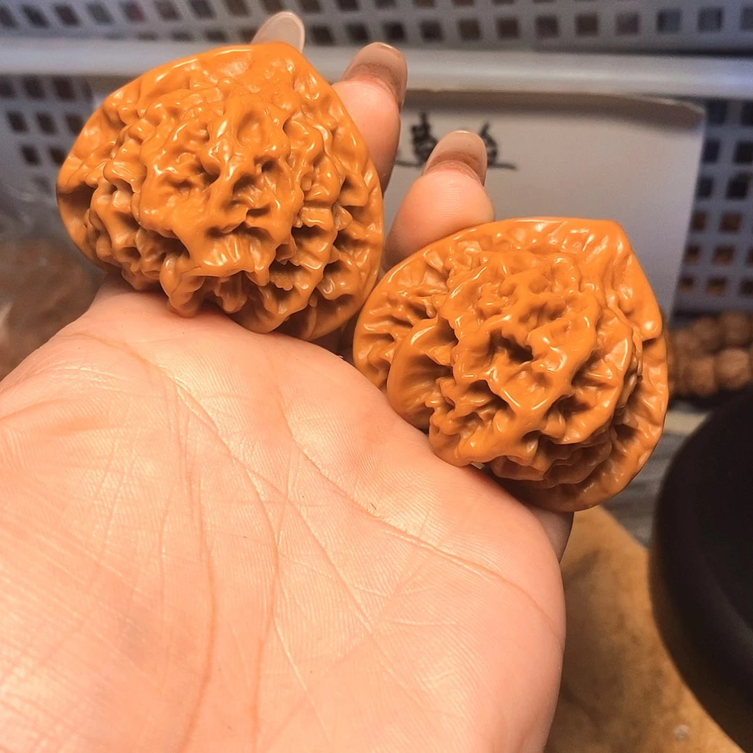 文玩核桃吊坠帝王