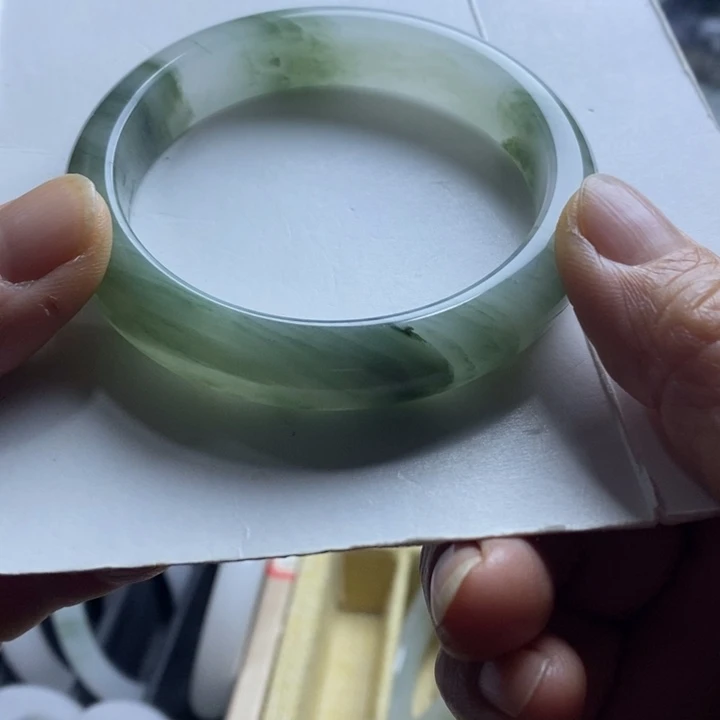 石英质玉（天山翠）未镶嵌手镯