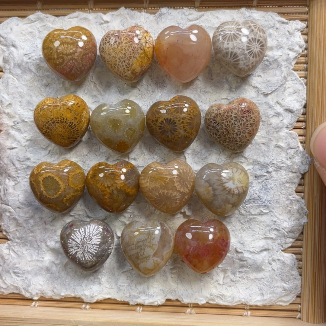 硅化玉未镶嵌颈饰爱心30米1个