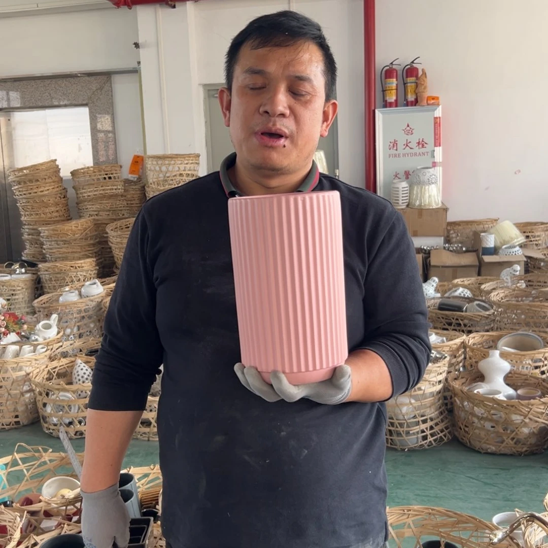 摆件194 号高中低温陶瓷工艺瓶（部分微瑕）