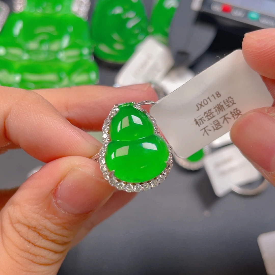 【闪购商品】银S925镶嵌翡翠耳钉翡翠