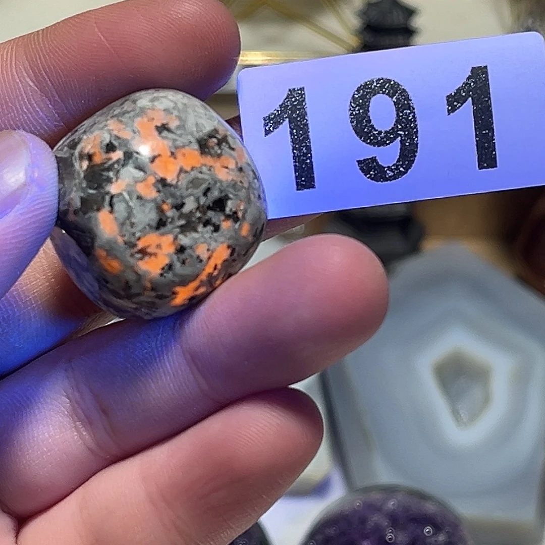 未镶嵌水晶大型摆件（非配饰）