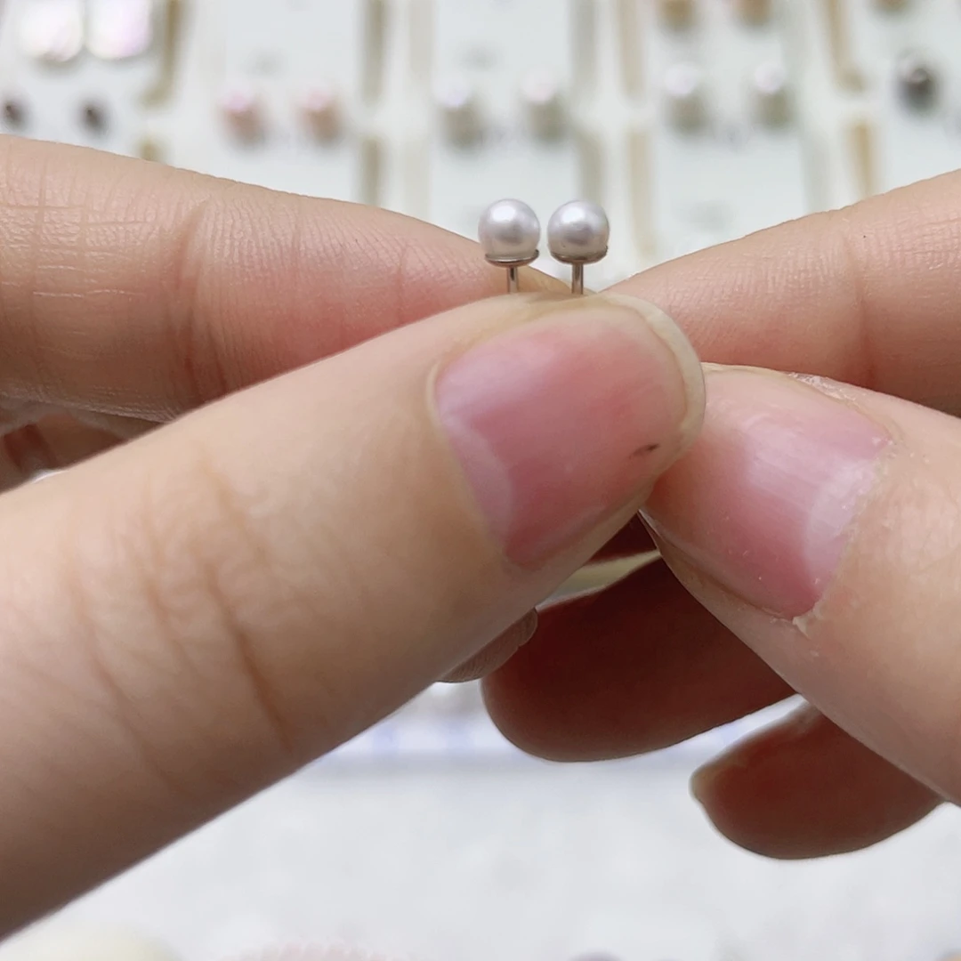 小***窝银S925镶嵌淡水珍珠耳饰