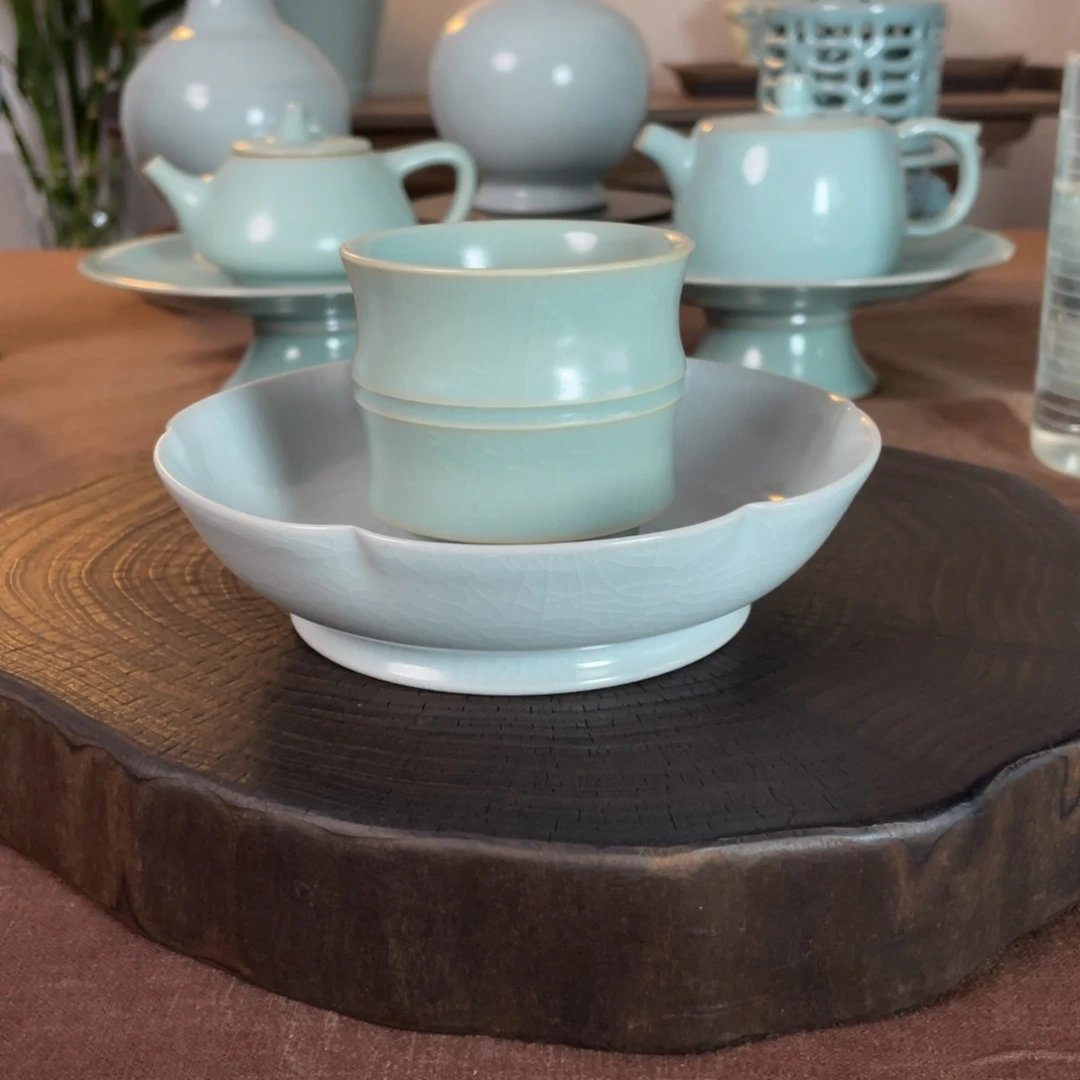 A***1瓷竹节杯 微瑕葵口洗月白