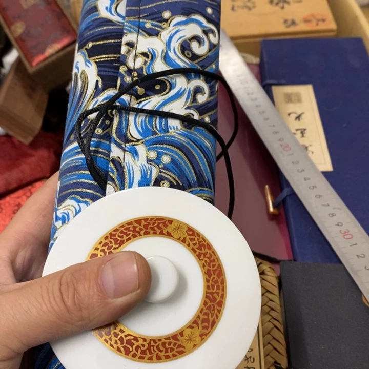 瓷片哈中古工艺品一件