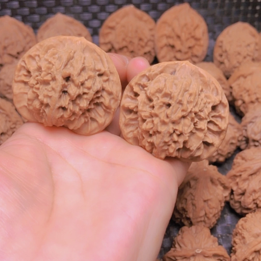 【闪购商品】把件核桃44.5乾隆纹有修