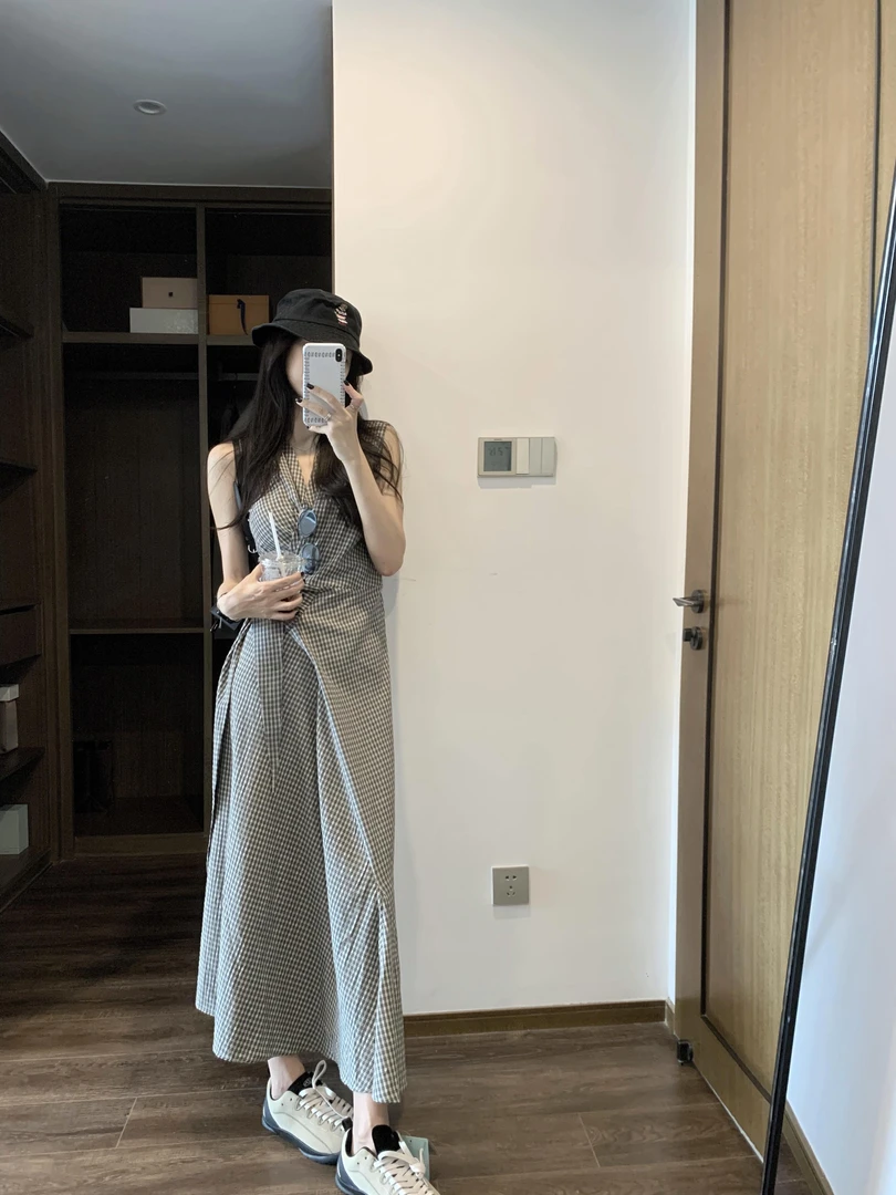 网红小众穿搭格纹时尚气质设计感交叉领绑带连衣裙收腰显瘦长裙子