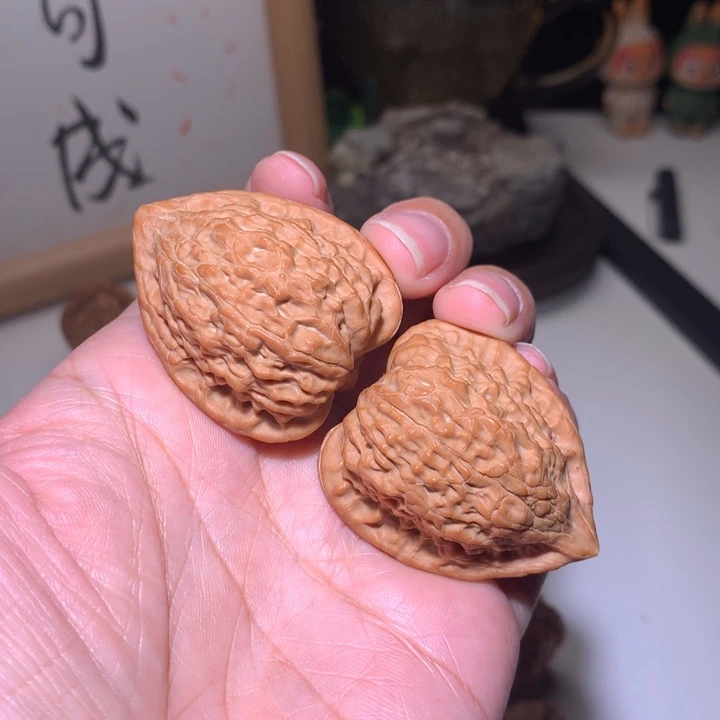 好***位把件文玩核桃蛇王一抹红