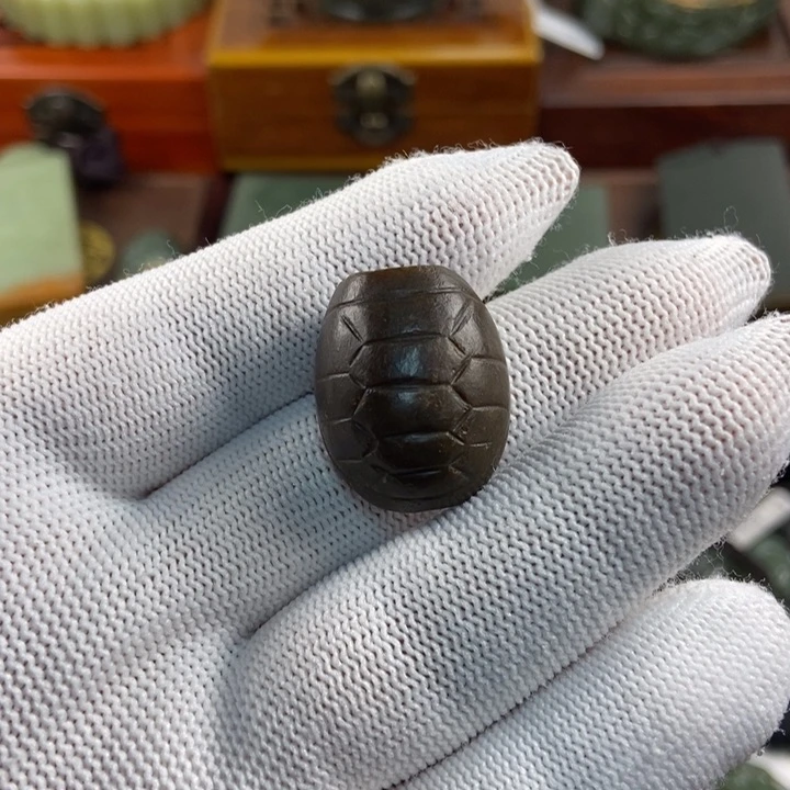 岫岩河磨玉（透闪石质玉）未镶嵌吊坠(不含链)茶**王
