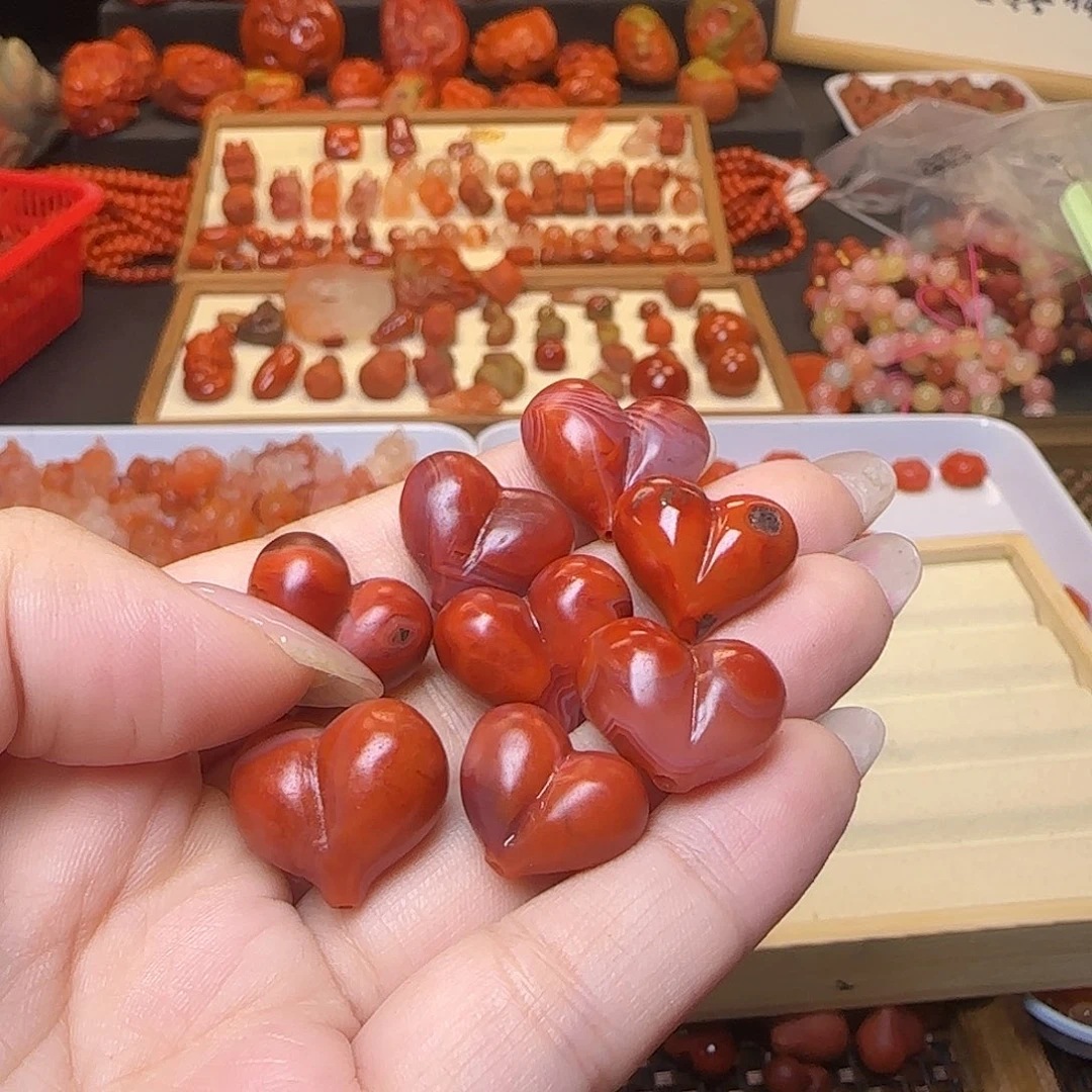 轻***山南红玛瑙未镶嵌吊坠(不含链)