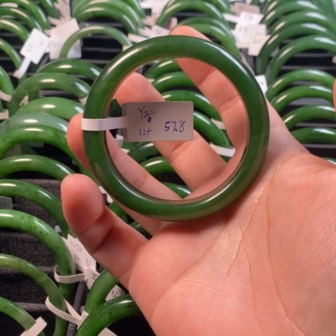 和田玉（碧玉）手镯未镶嵌伊**织