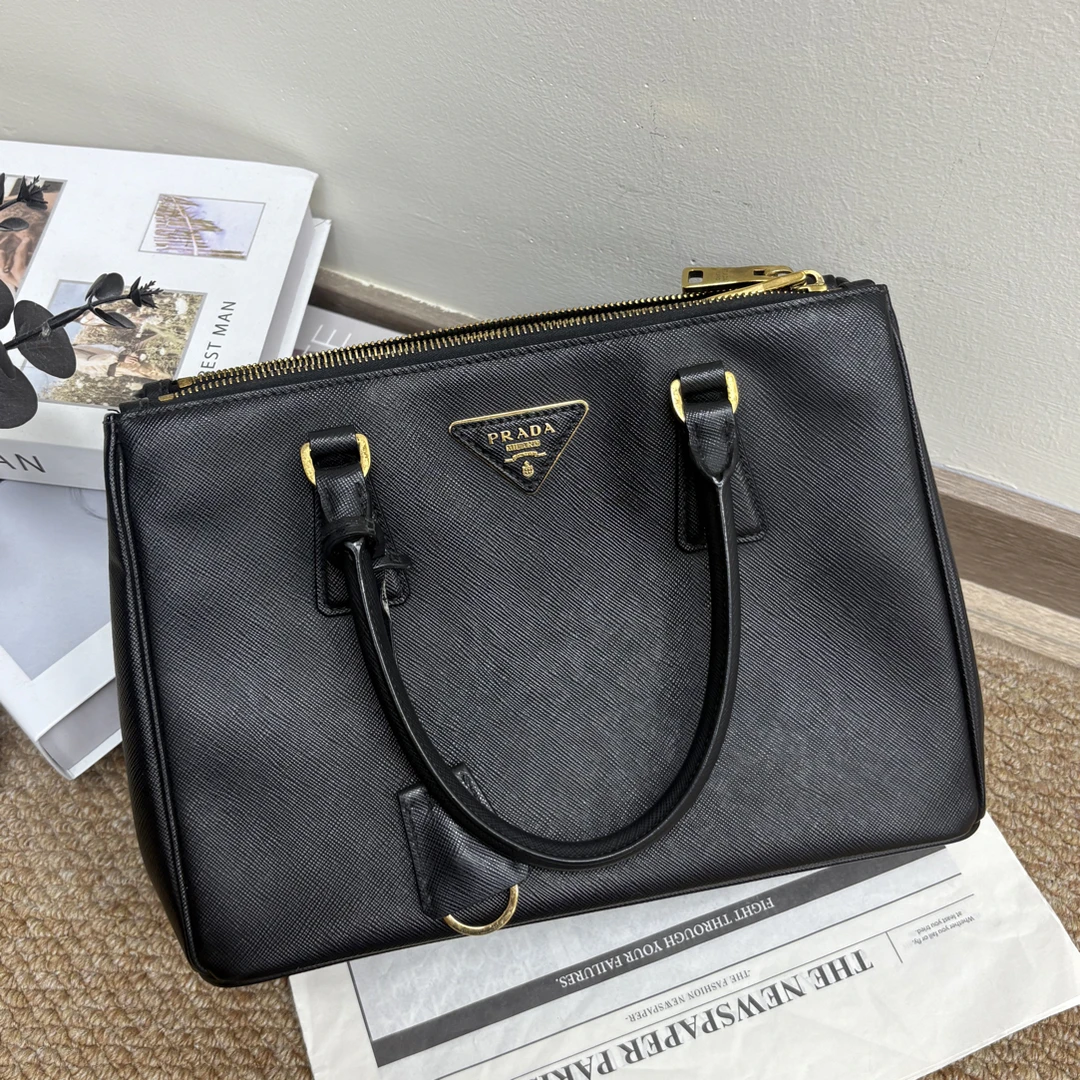 95新 Prada/普拉达 九成新黑色金标杀手包手提单肩包