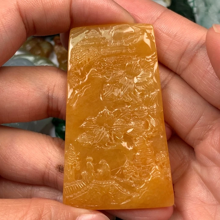 翡翠未镶嵌颈饰天**德翡翠