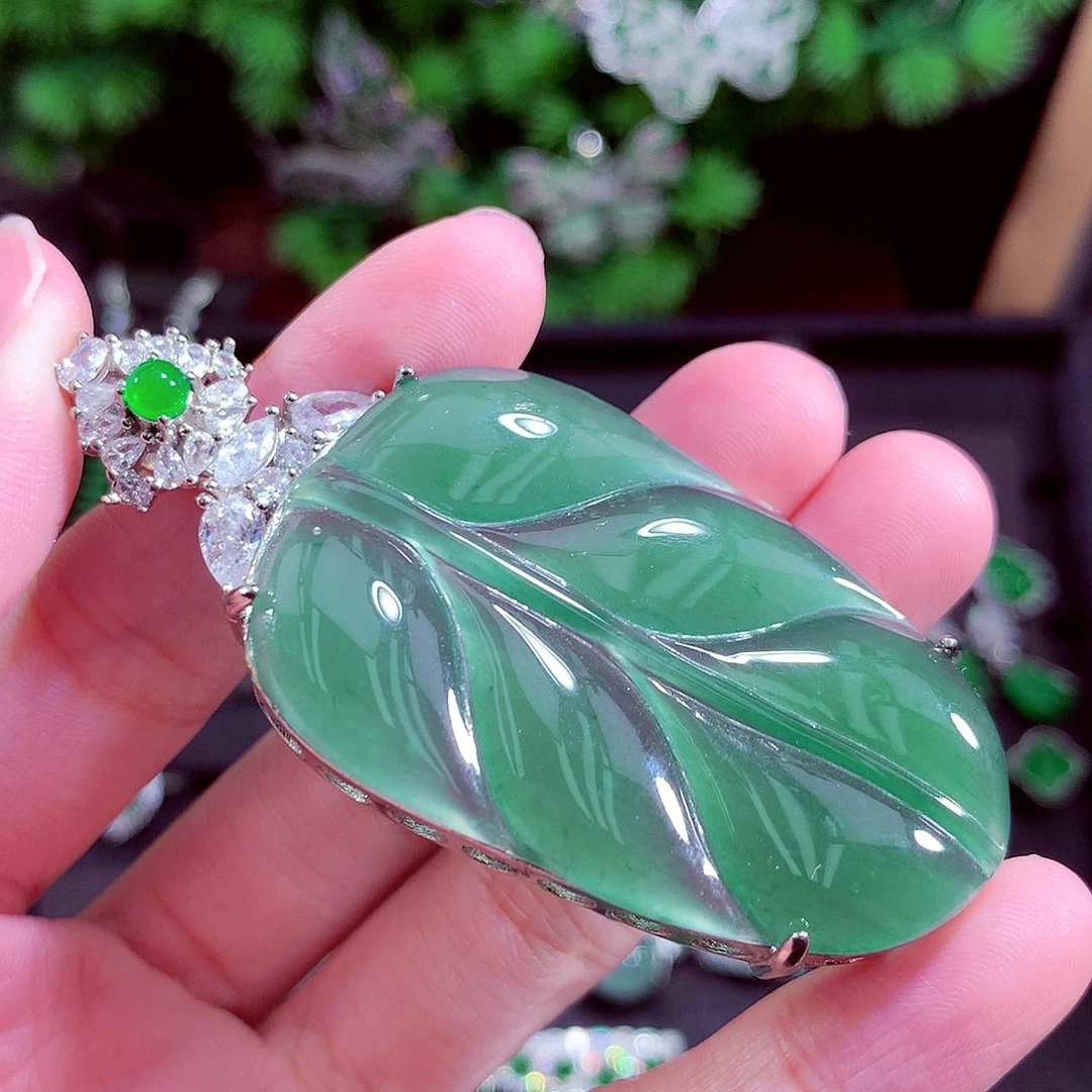 颈饰未镶嵌翡翠天然