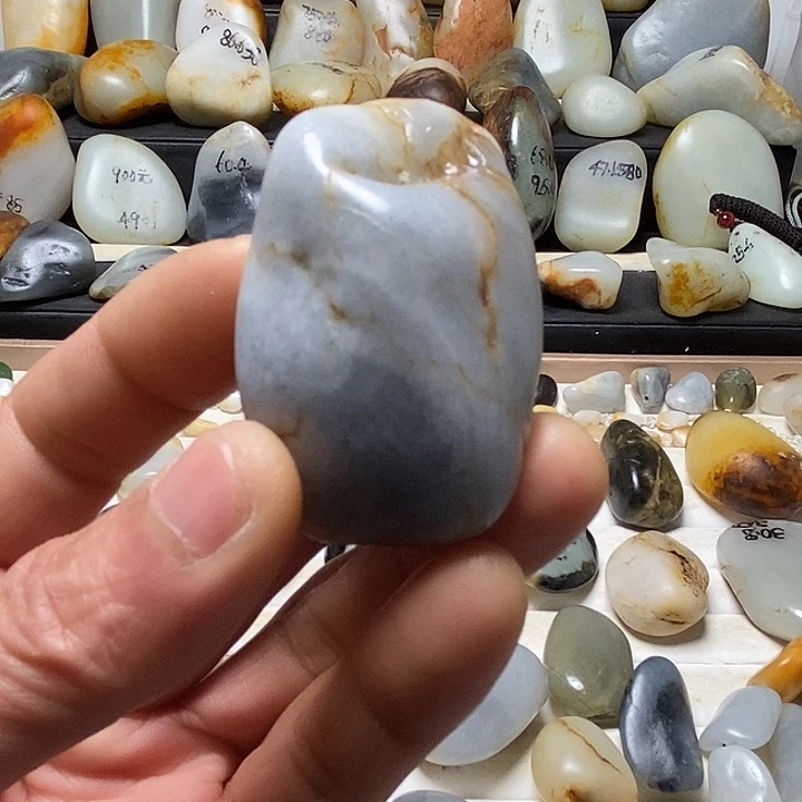 和田玉未镶嵌颈饰吊坠