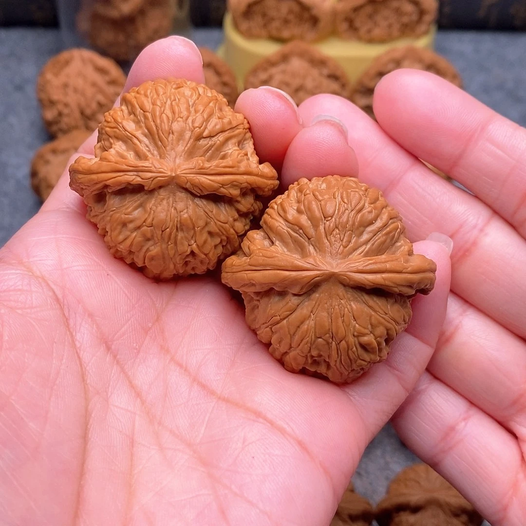 文玩核桃把件精品闷白42全品