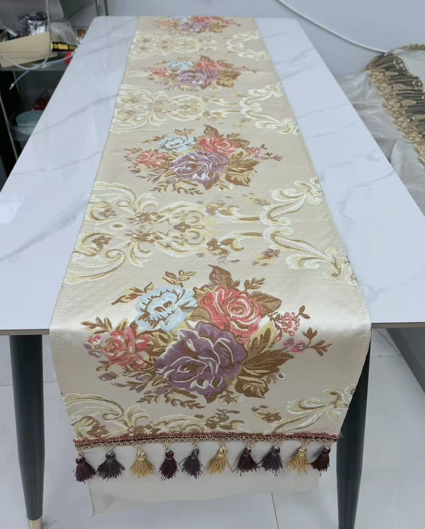 内径33*180（含花边33*220）天丝贡缎雕花绣花桌旗电视柜