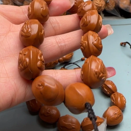 桃核吊坠橄榄雕工艺品