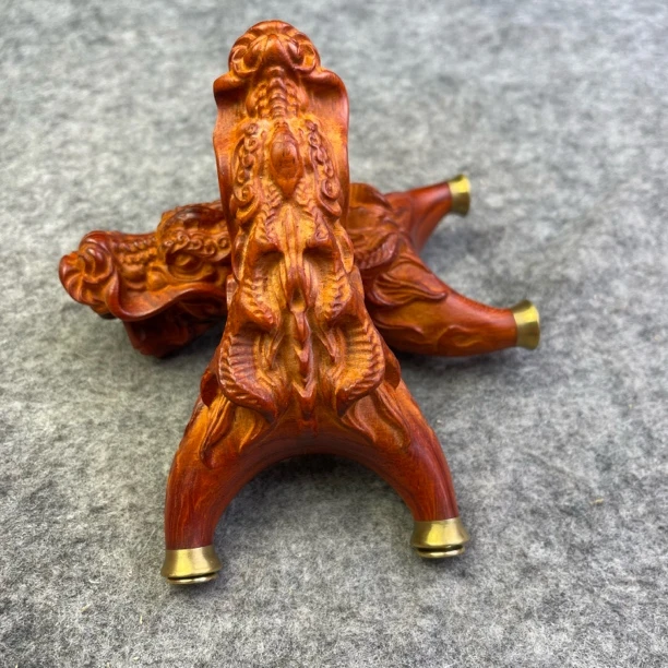 红花梨快压微瑕雕刻龙王实木弹弓一把