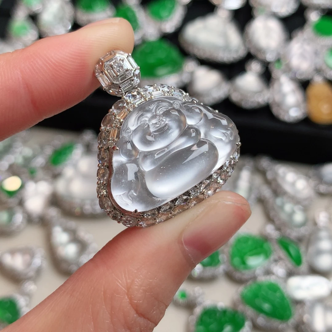 颈饰18K金镶嵌翡翠佛公