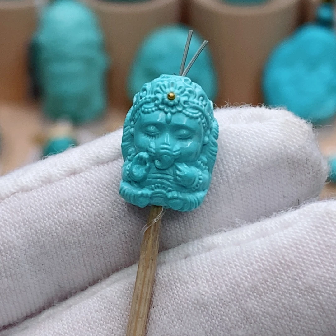 绿松石未镶嵌珠宝奇石