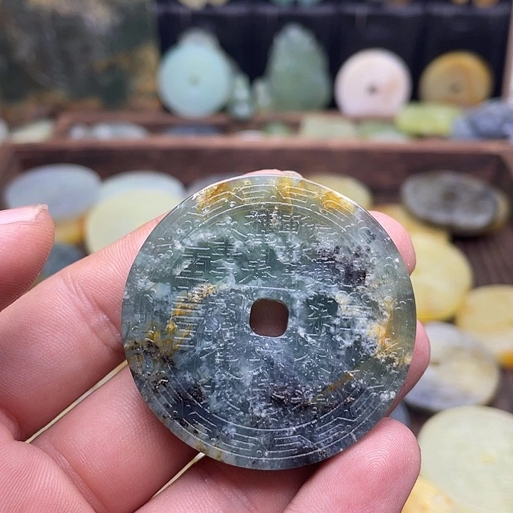 蛇纹石玉挂件未镶嵌明*