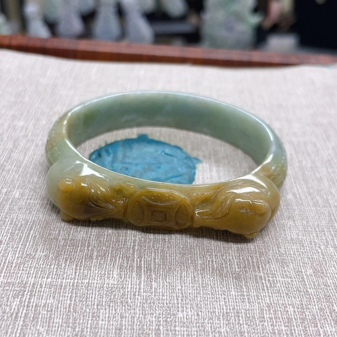天***情翡翠未镶嵌颈饰狐手镯