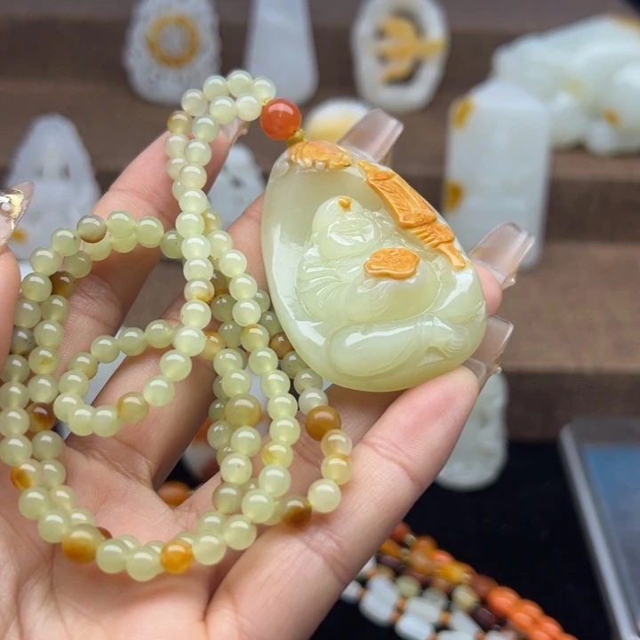 和田玉颈饰未镶嵌