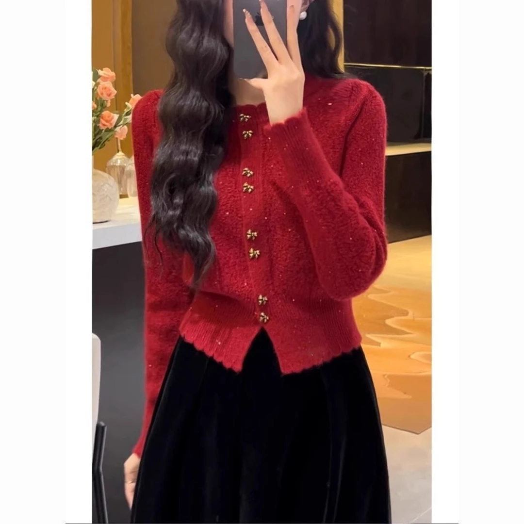 温柔风气质新年红色短款针织开衫女小众简约休闲软糯短款毛衣外套