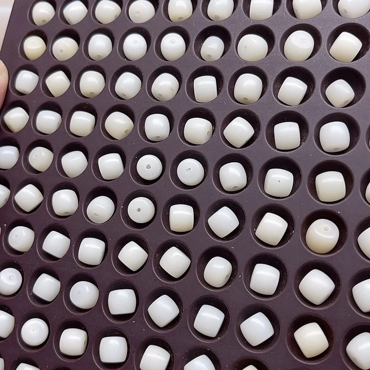 白玉菩提吊坠瑕疵9-8白玉直切200颗