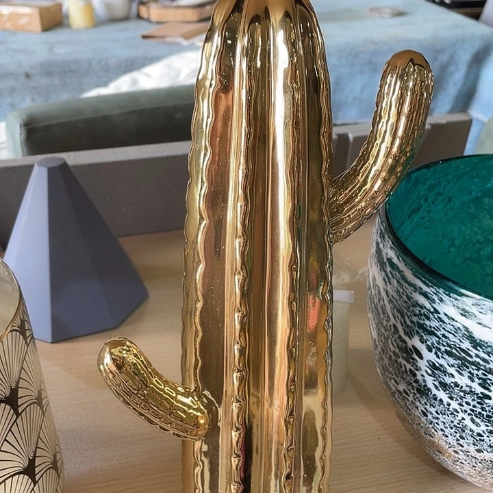 陶瓷花瓶部分（微瑕）