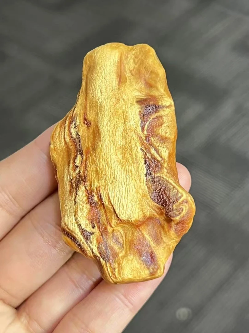 天然蜜蜡精品花蜡，红白咖沁，完美器型，  搓搓手留余香，