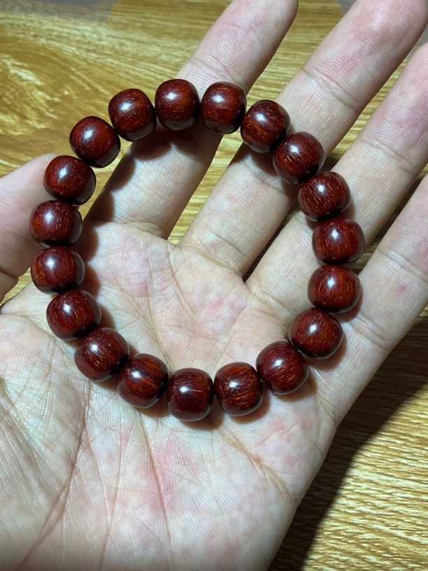 印度小叶紫檀10×11老型桶珠高油密二膘料天然无胶无蜡135斤内佩戴