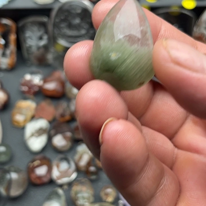 未镶嵌吊坠(赠链)水晶