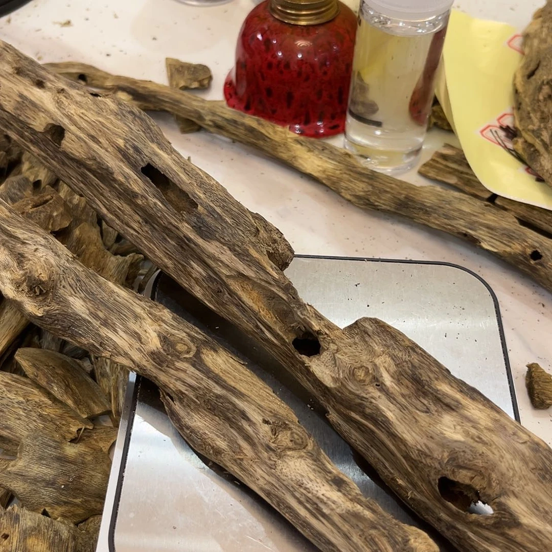 沉香手把件沉香碎料小摆件两个