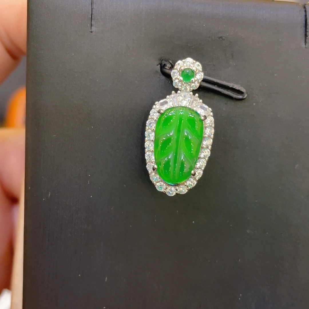 颈饰未镶嵌翡翠吊坠