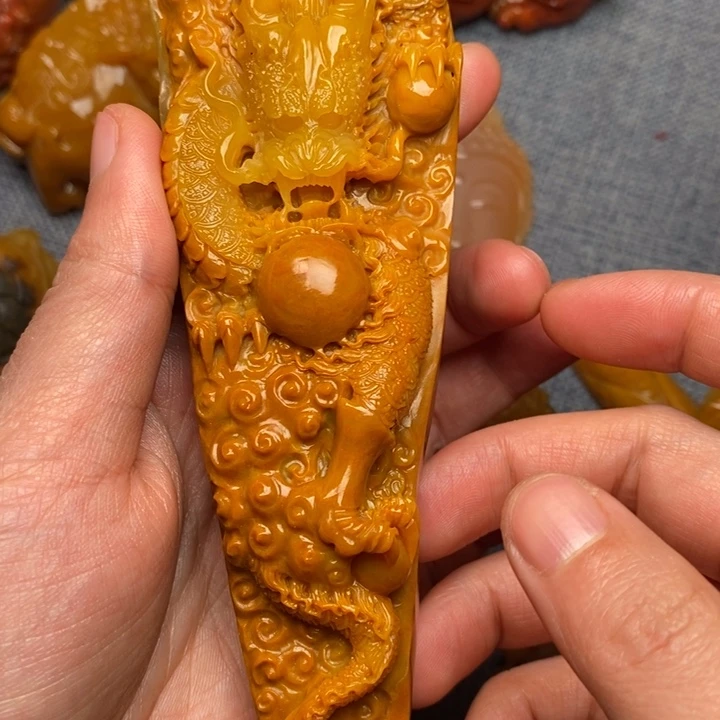 石英质玉（黄龙玉）合金颈饰
