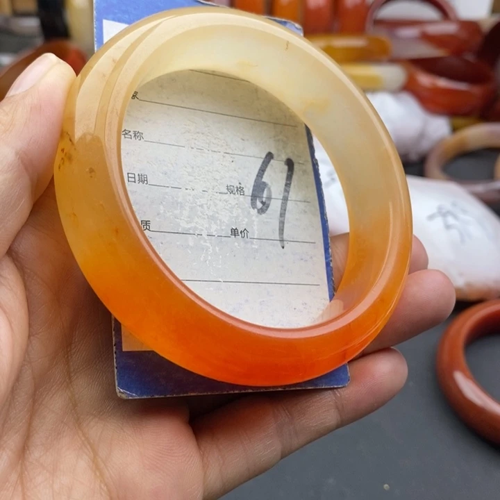 石英质玉未镶嵌手镯