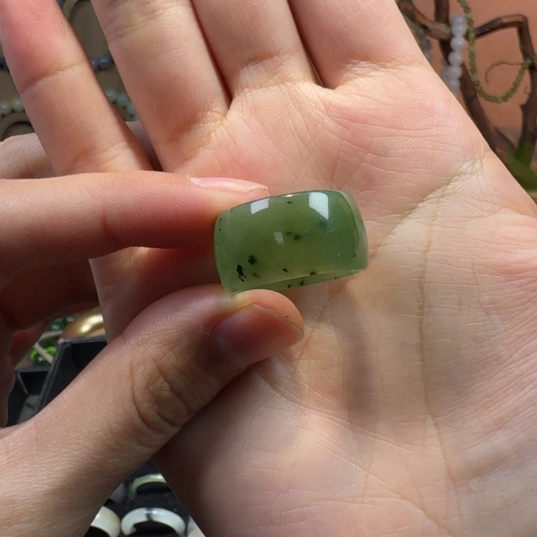 和田玉未镶嵌颈饰内径19.3