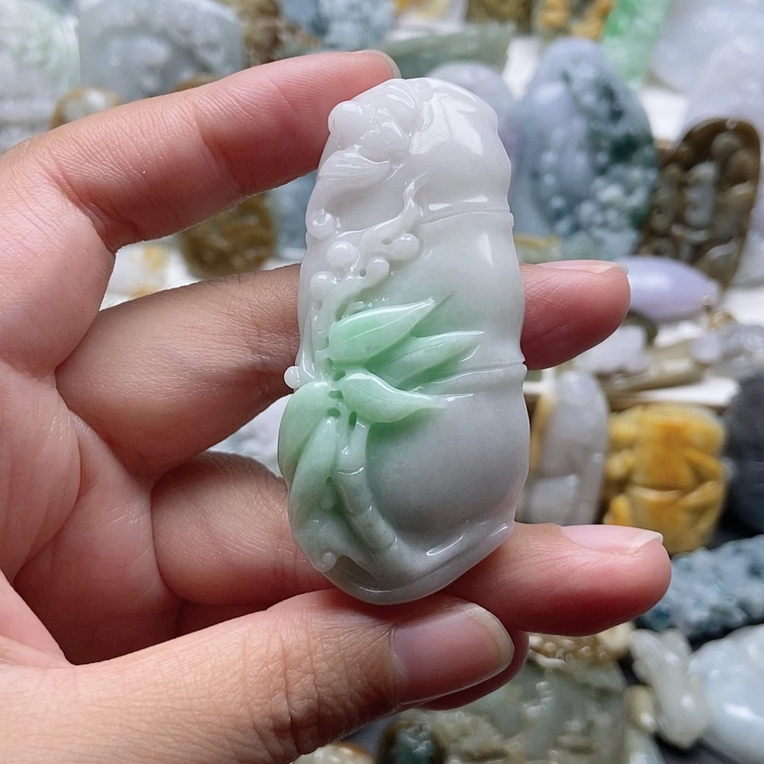 翡翠未镶嵌颈饰翡翠