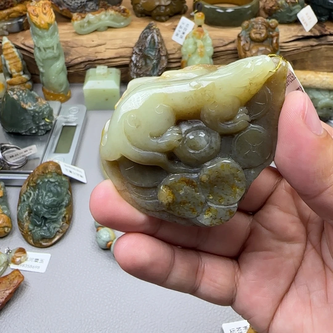 和田玉未镶嵌珠宝奇石