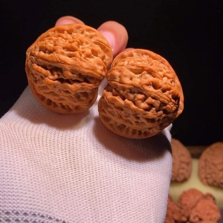 文玩核桃吊坠全品40金牛