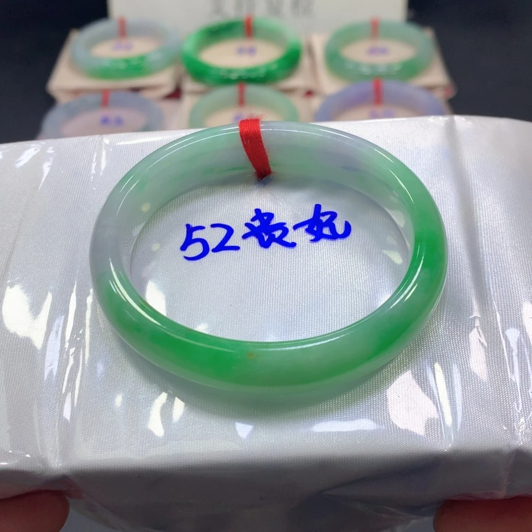 翡翠未镶嵌手镯（贵妃镯）翡翠（52贵妃）